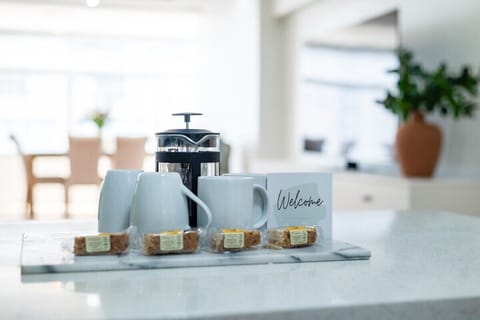 Coastal Comfort: 2-Bedroom in Mouille Point (14655)