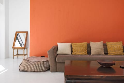 Stylish 2-Bedroom Apt in the Heart of Bo-Kaap (25569)