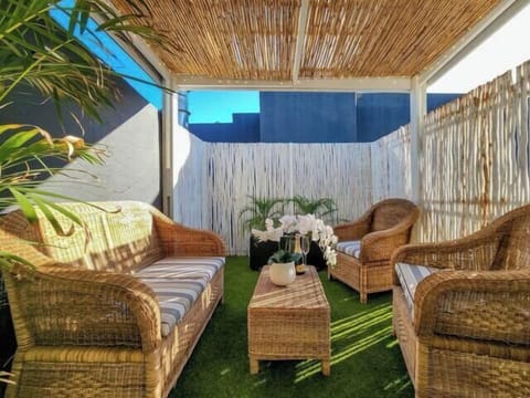 Stunning 1 bedroom apartment in Observatory (7651)