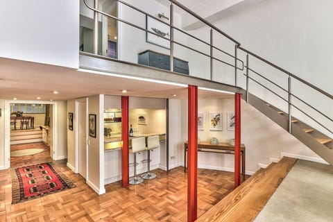 Luxury Cozy Gem in the Heart of the CBD (9186)