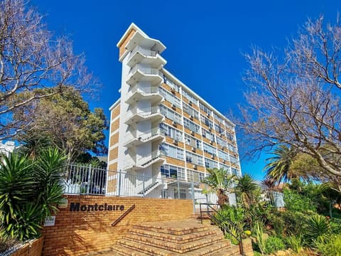 Stylish Sea Point Getaway Secure & Scenic (9831)