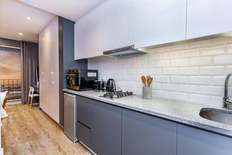 1onAlbert Lively space in vibrant, Woodstock (22026)