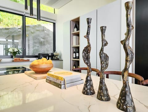 4-Floor Bantry Bay Villa with Stunning Views (31693)