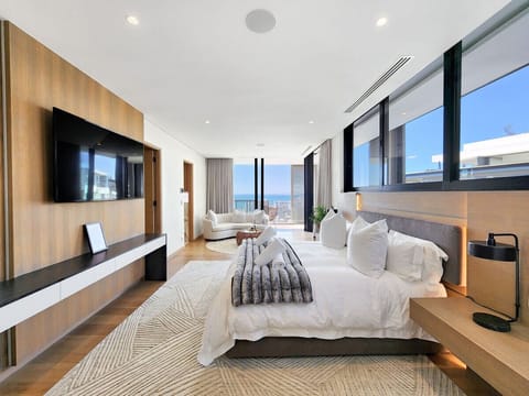 4-Floor Bantry Bay Villa with Stunning Views (31719)