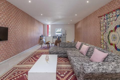 Yalwa House - 2Bedroom Suite, Pool & Tennis Crt (27619)