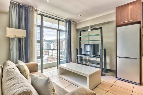 Studio close to V&A w Pool, Parking, Gym, Fast WIF (3530)