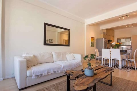 Table mountain views  BR's en-suite  Pool & Gym! (6787)