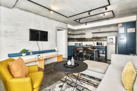 Contemporary Family Retreat in the Heart of Bo-Kaa (23025)