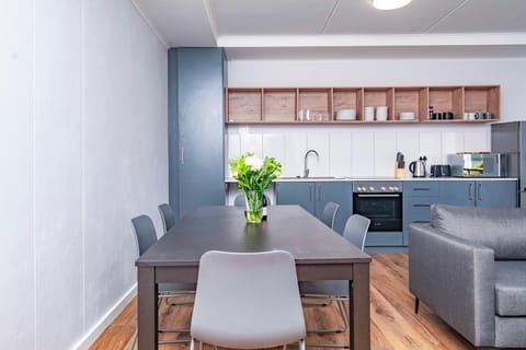 East of Main 4 Bedroom Apartment in Sea Point (25584)