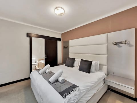 Central Cape Town Stay at The Icon (27350)