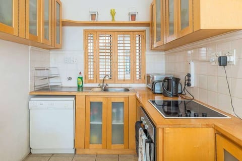 Prince Edward Mansions Beachside Stay (4099)