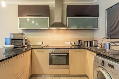 Noise Free, V & A Waterfront On Doorstep, Views (6836)