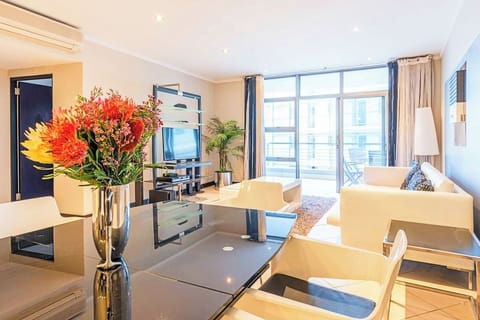 Peaceful Condo near the V&A Waterfront with views (36667)