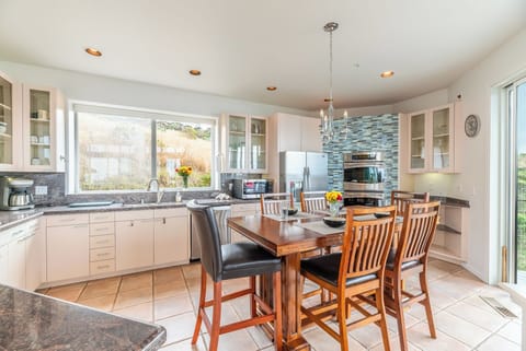 The eat in kitchen is perfect for snacks or a light lunch