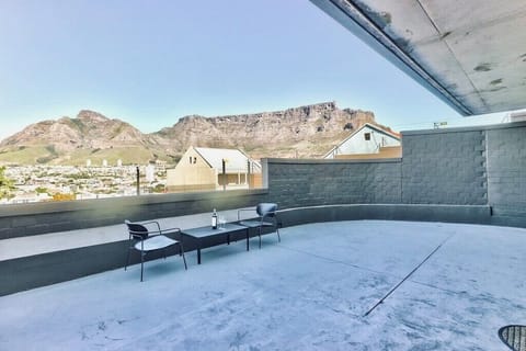 Bo-Kaap Bliss: Ground Floor with Large Patio (36887)