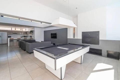 Metropole Room with Shared Facilities (23528)