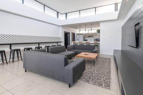 Metropole Room with Shared Facilities (23529)