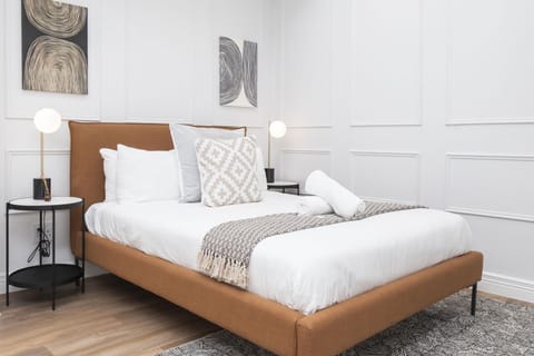 Venice House  Chic 2-Level Apartment in CBD (29184)