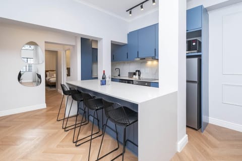Venice House 1-Bed Near Greenmarket Square (28107)