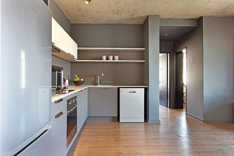 WEX1 Urban Escape - Pool, Views & Entertainment (6880)