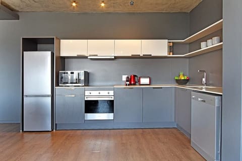 WEX1 Urban Escape - Pool, Views & Entertainment (6882)