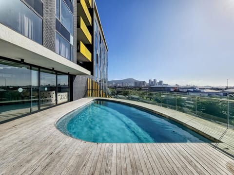 Stylish WEX1 Apartment with Mountain Views (36424)