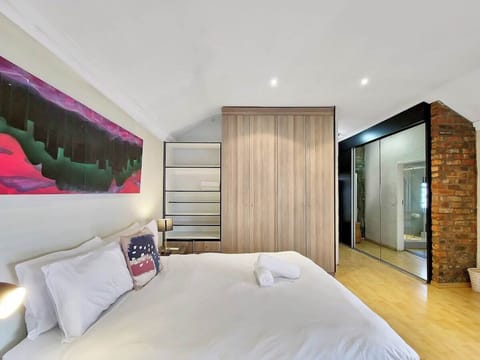 Victoria Junction · 1-Bed Loft Style Oasis (18283)