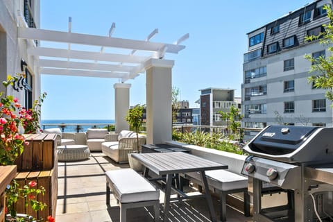 Luxury Seaside Retreat at Atlantic Views Sea Point (24705)