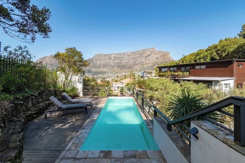 Stunning Tamboerskloof Home with Panoramic Views (26894)