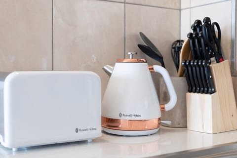 Bantry Bay Studio. Pool & Ocean Views (2316)