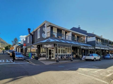 Classy  and Newly Renovated  Studio in Observatory (13394)