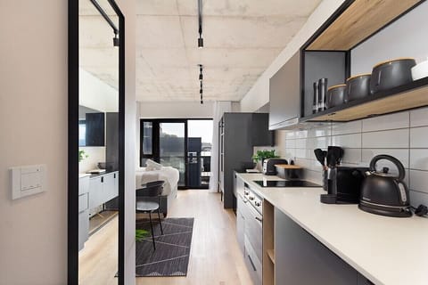 Rooftop pool, Couples promenade retreat-Wifi- NEW (14189)