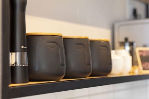 Rooftop pool, Couples promenade retreat-Wifi- NEW (14191)