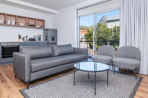 Modern Metropole East of Main in Sea Point (24215)