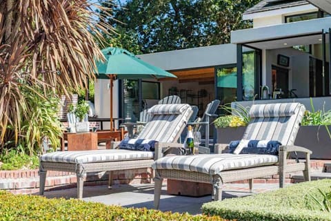 Luxury Constantia Villa  Pool & Wine Retreat (31245)