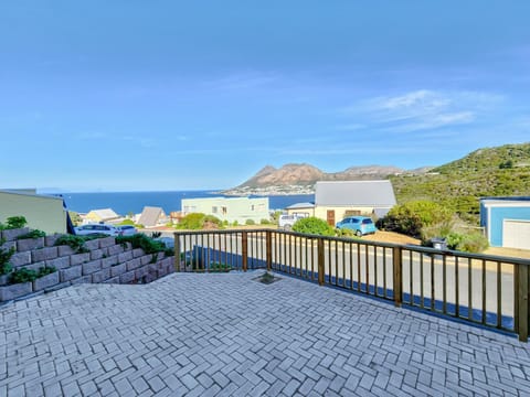 Glen Marine Studio Mountain & Coastal Stay (28754)