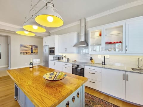 Fully kitted kitchen with all the cooking essentials you would need