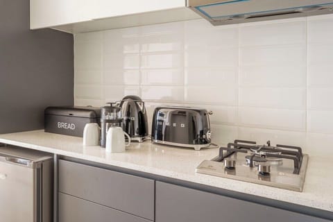 Studio Apt in the Evolving Woodstock & cafes (4584)