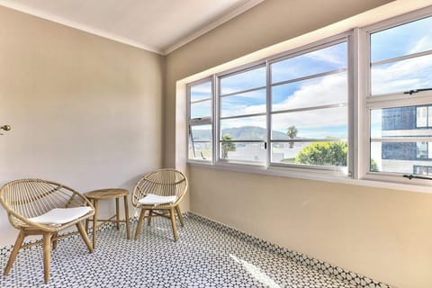 Enclosed Balcony/ Sun room