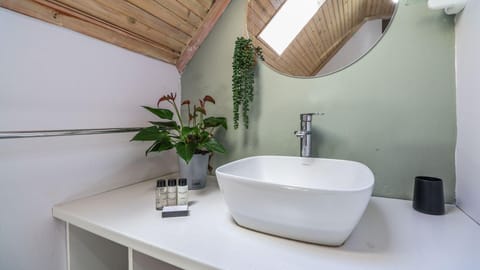 Spacious 5 Bedroom Coastal Retreat in Plettenberg (24917)