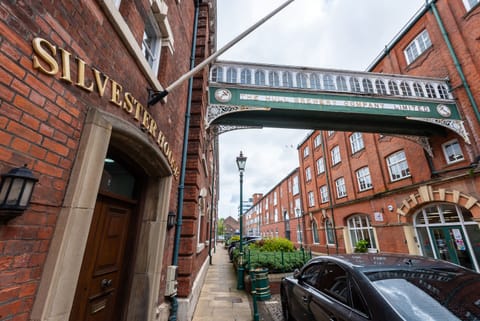 Silvester House, Secure, gated entrance to the beautifully converted brewery building – private entry and on-site parking.