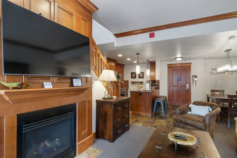 Indoors, Furniture, Living Room, Lamp, Couch