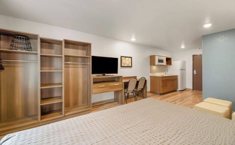 Kitchen, table space and TV