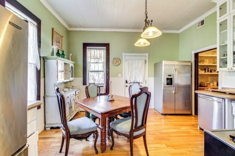 Kitchen | Cooking Basics | Drip Coffee Maker | Stove/Oven | Microwave