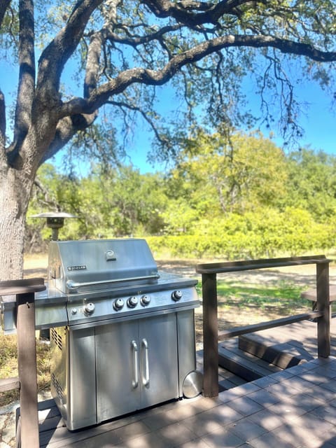 Fire up the grill and enjoy BBQ under a canopy of oak trees. 