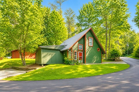 Your cozy little cabin in our quiet and secluded neighborhood