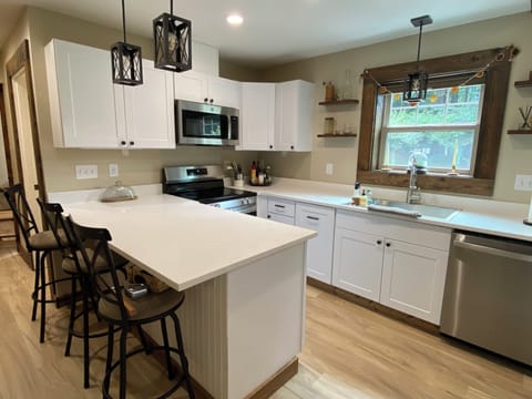 Full kitchen fully furnished