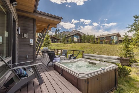 Enjoy your time with your private hot tub | Exterior