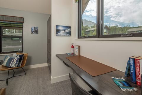 Great work space | Upper Level