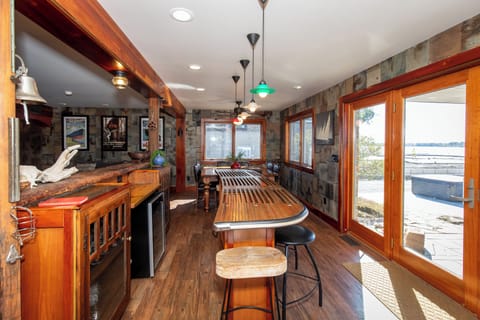 Kitchen Dining Bar Area